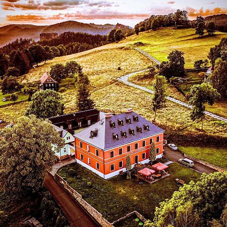 Wellness Hotel Zamecek Jetřichovice エクステリア 写真
