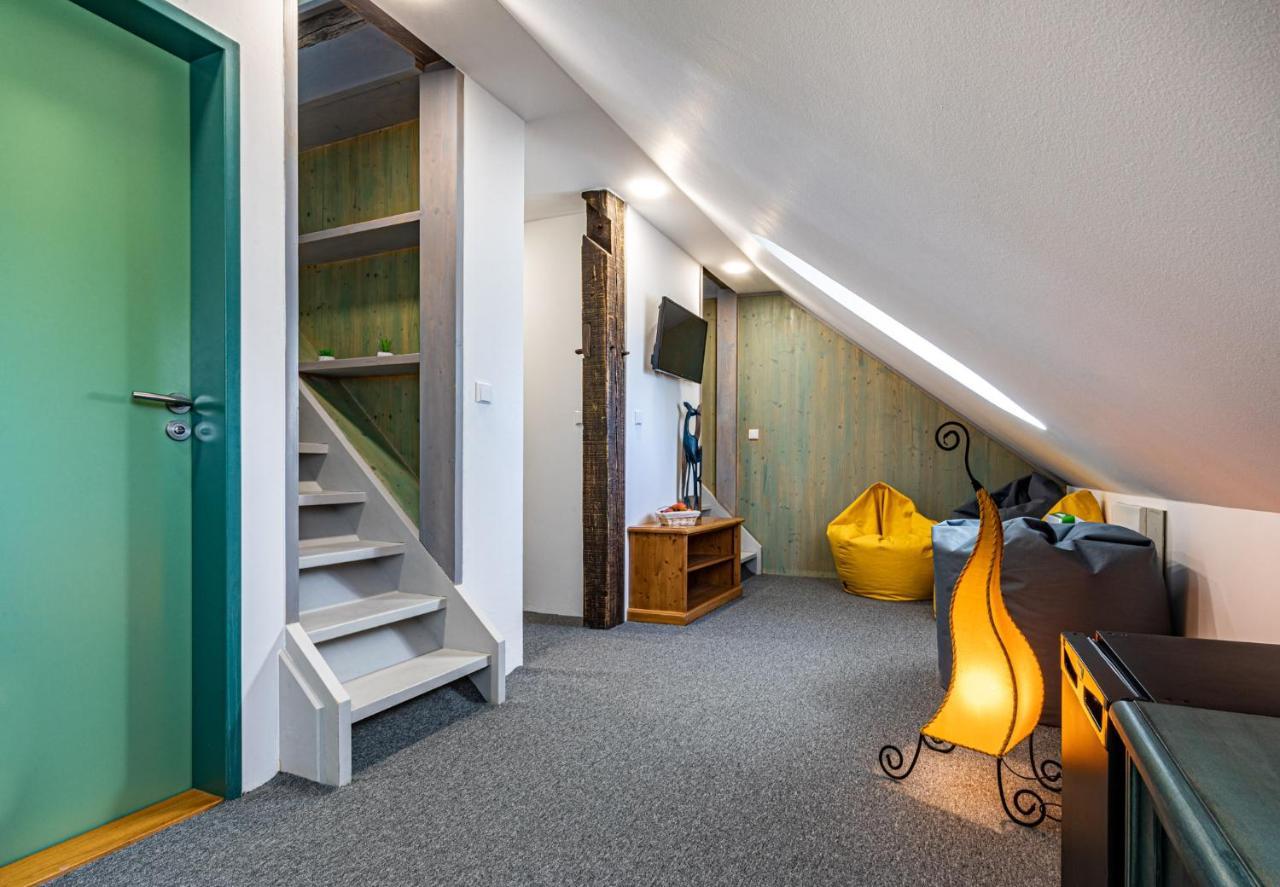 Wellness Hotel Zamecek Jetřichovice エクステリア 写真