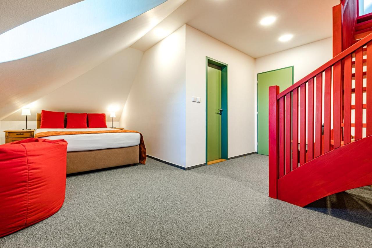 Wellness Hotel Zamecek Jetřichovice エクステリア 写真