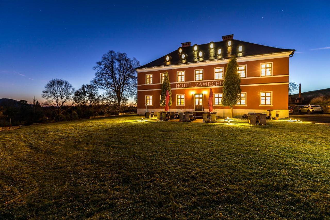 Wellness Hotel Zamecek Jetřichovice エクステリア 写真