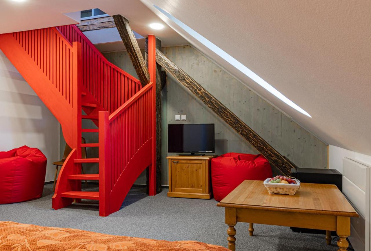 Wellness Hotel Zamecek Jetřichovice エクステリア 写真