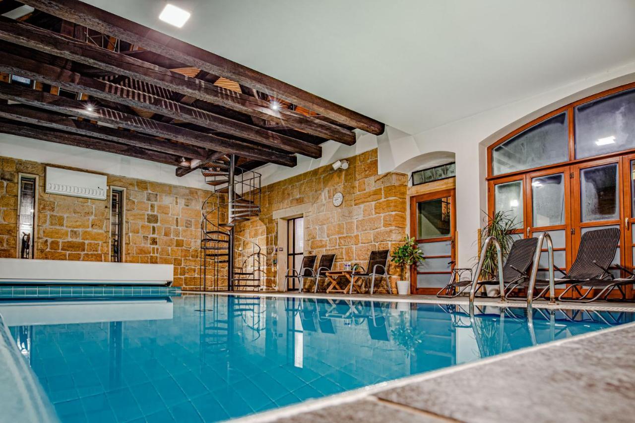 Wellness Hotel Zamecek Jetřichovice エクステリア 写真