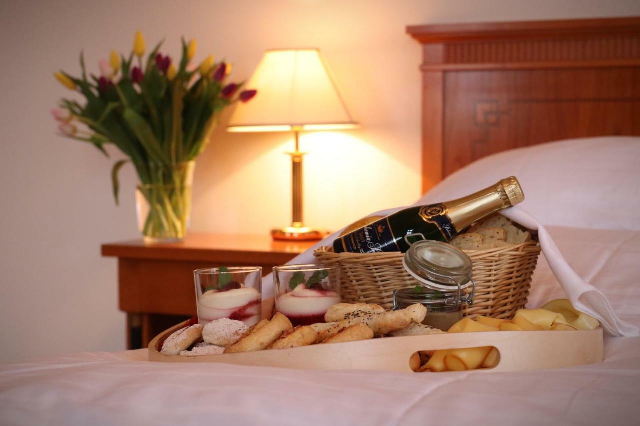 Wellness Hotel Zamecek Jetřichovice エクステリア 写真