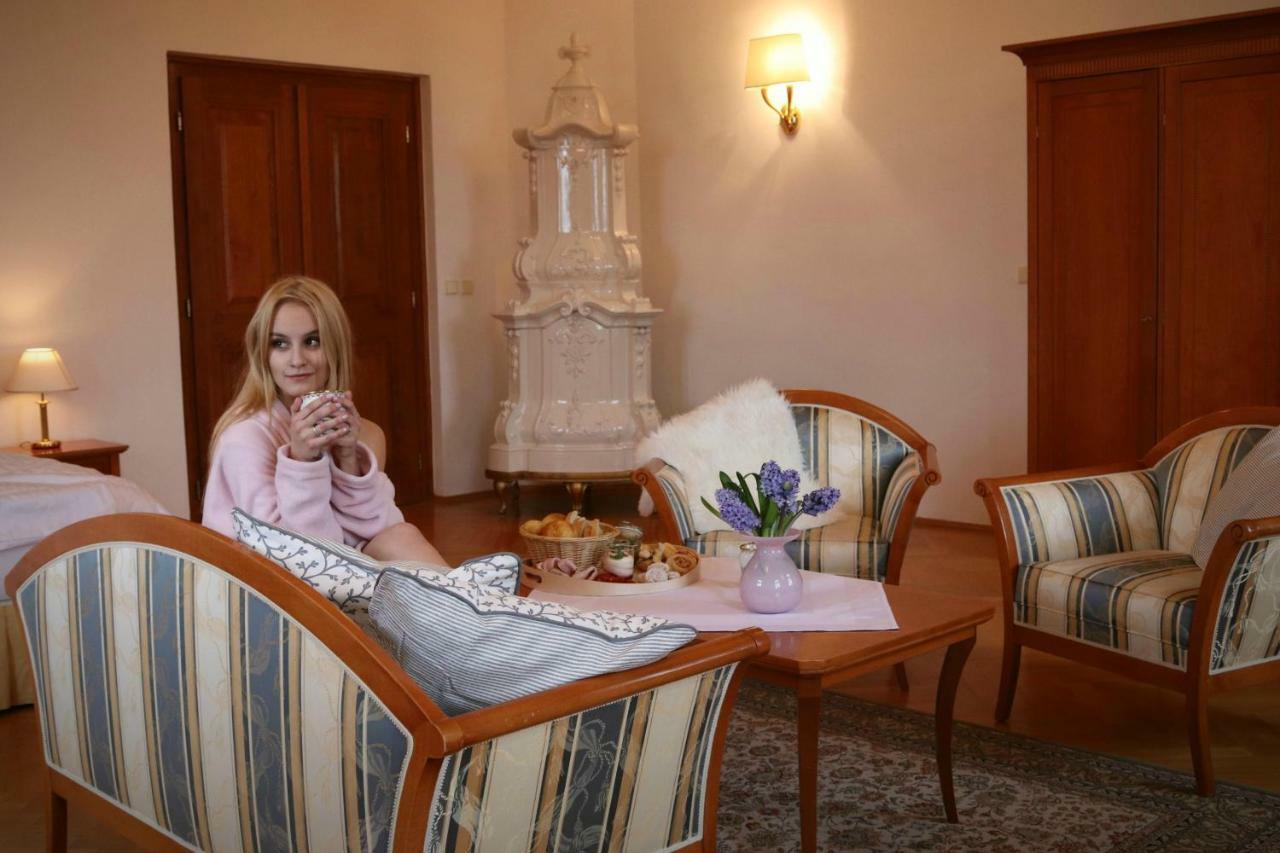 Wellness Hotel Zamecek Jetřichovice エクステリア 写真
