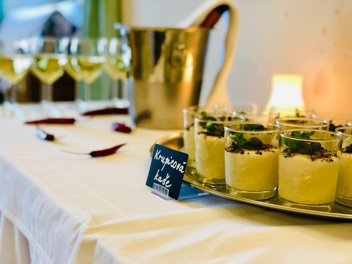 Wellness Hotel Zamecek Jetřichovice エクステリア 写真