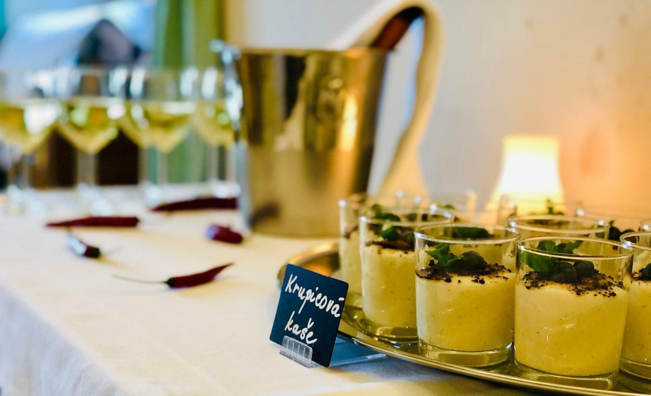 Wellness Hotel Zamecek Jetřichovice エクステリア 写真